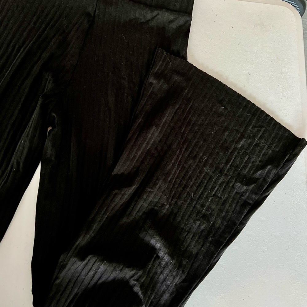 NWOT! Black Ribbed Set - Picture 4 of 5
